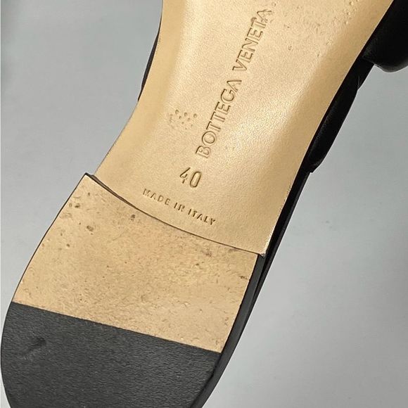 Bottega Veneta The Padded Flat Sandals size 40 - Picture 12 of 12